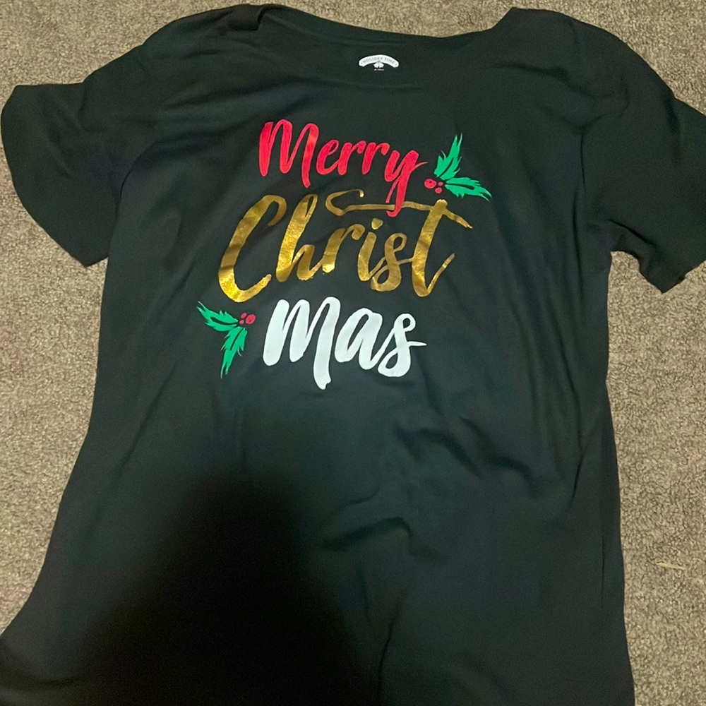 Basic black holiday tee